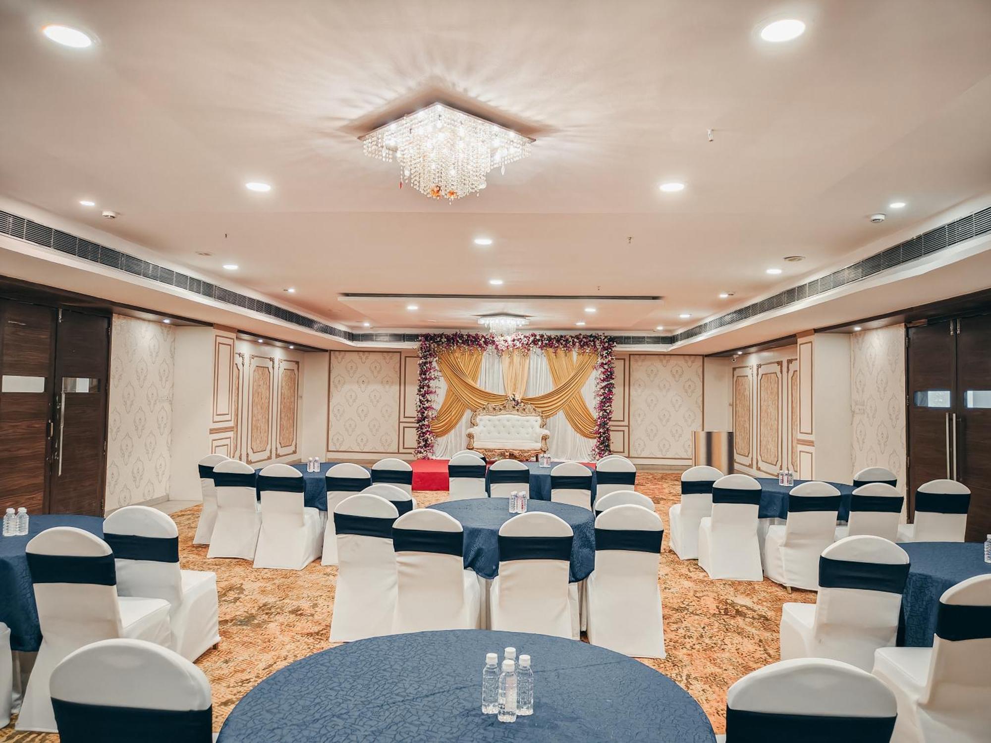 The Altruist Business Hotel Kharadi بونة المظهر الخارجي الصورة