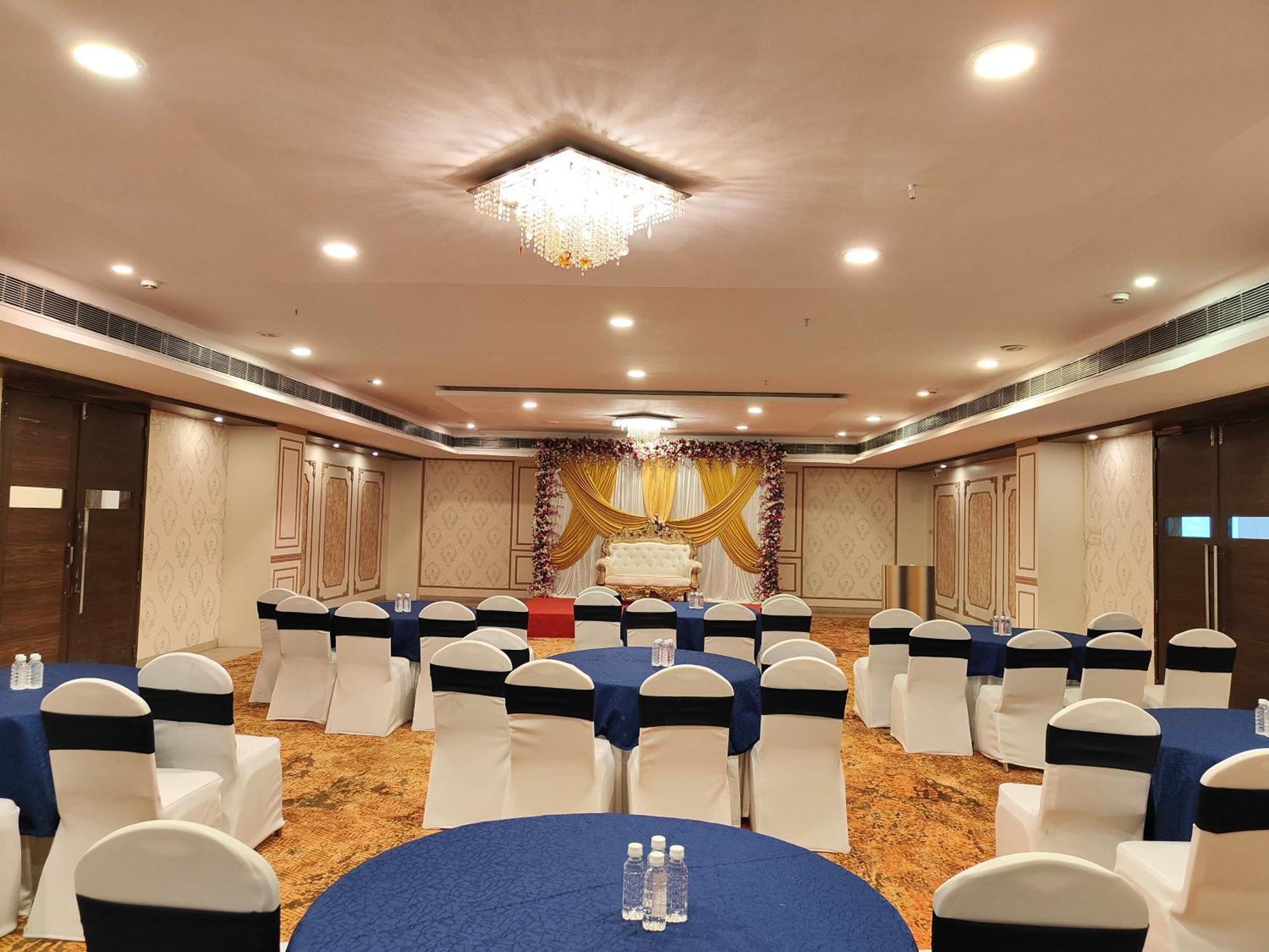 The Altruist Business Hotel Kharadi بونة المظهر الخارجي الصورة