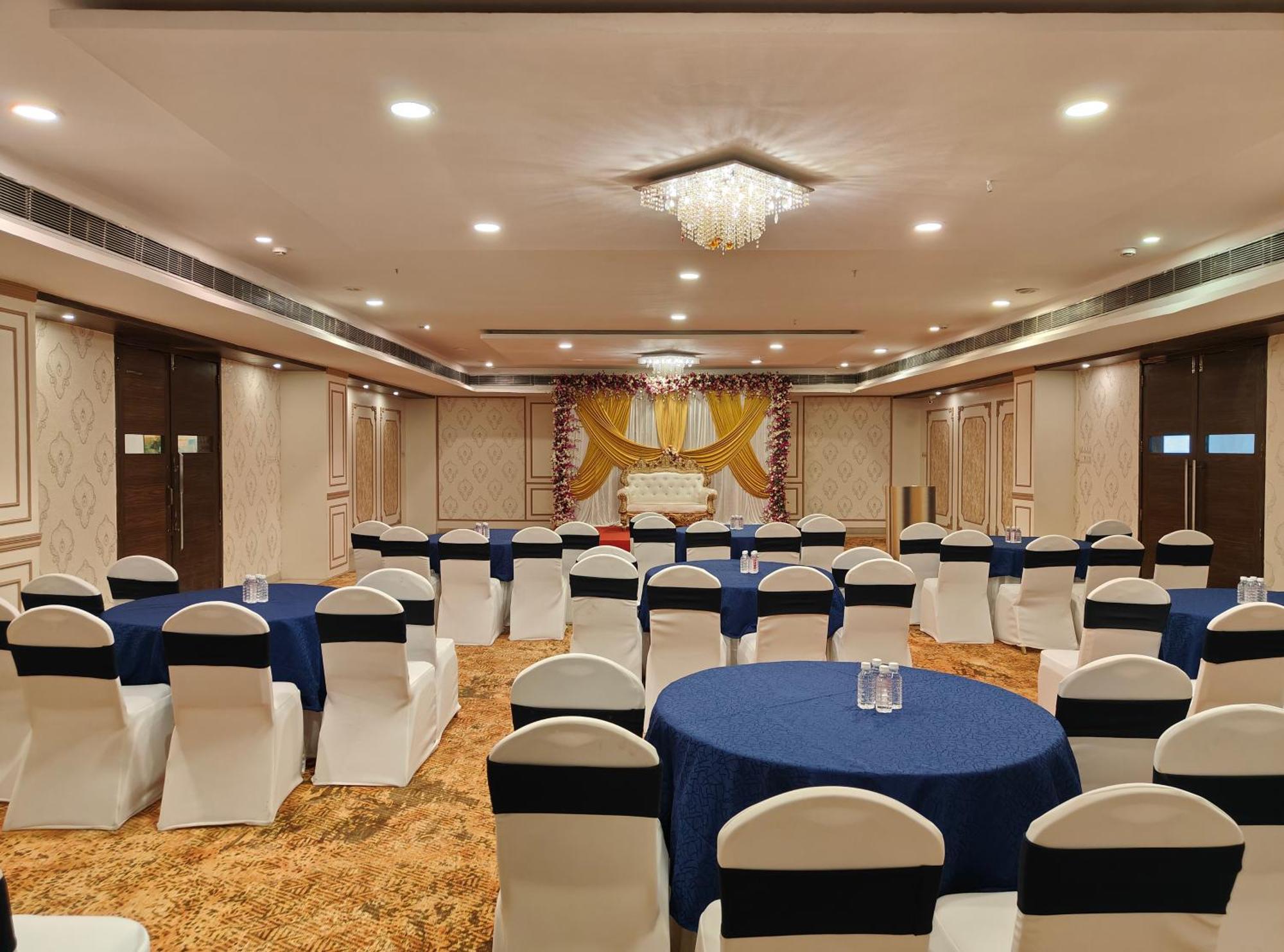 The Altruist Business Hotel Kharadi بونة المظهر الخارجي الصورة