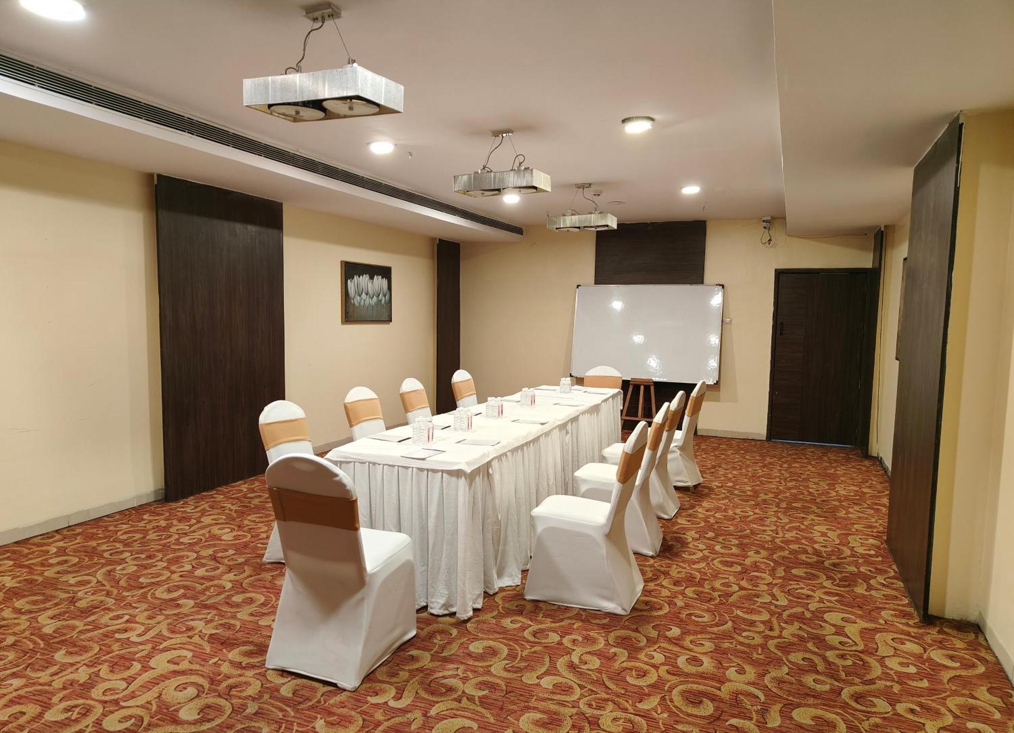 The Altruist Business Hotel Kharadi بونة المظهر الخارجي الصورة